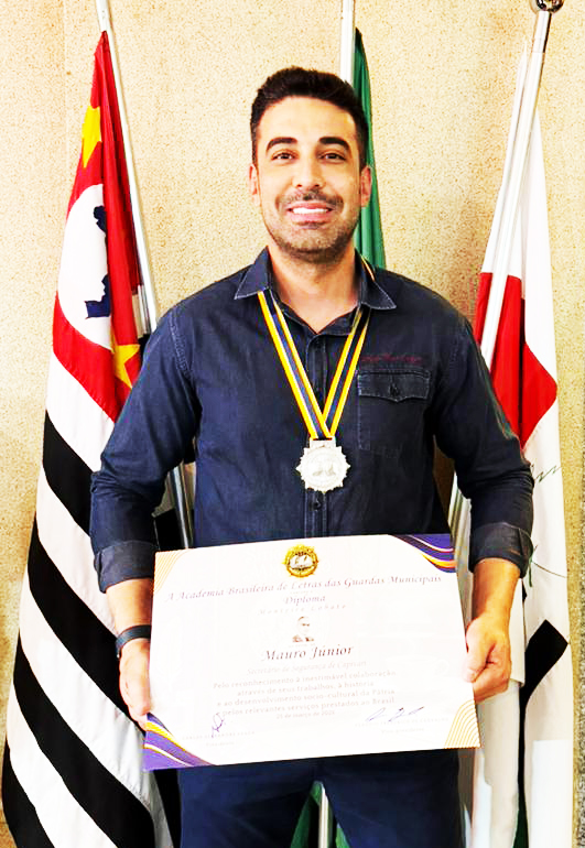 Secretário Mauro Júnior é homenageado em Congresso Nacional de Guardas